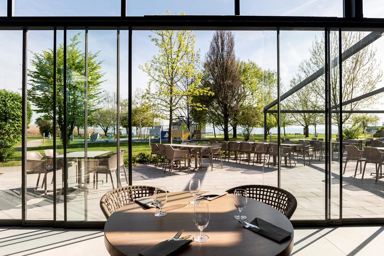 Hotel Marina Port Balatonkenese Esterno foto